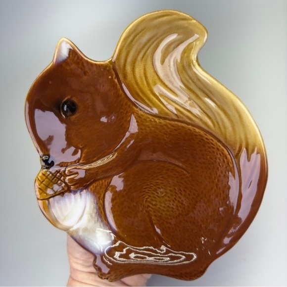 Vintage Ceramic Squirrel Acorn Dish - Picture 2 of 7